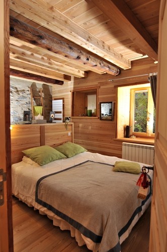 risoul-hebergement-conte-chambre-salledebain-2-2449 risoul-hebergement-conte-chambre-salledebain-2-2449