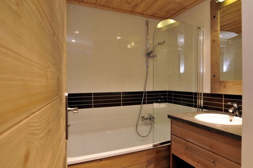 risoul-hebergement-deneb-4-personnes-salle-de-bain-5399