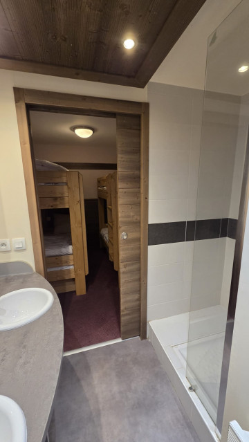 risoul-hebergement-deneb22-sdb-chambre-2499972 risoul-hebergement-deneb22-sdb-chambre-2499972