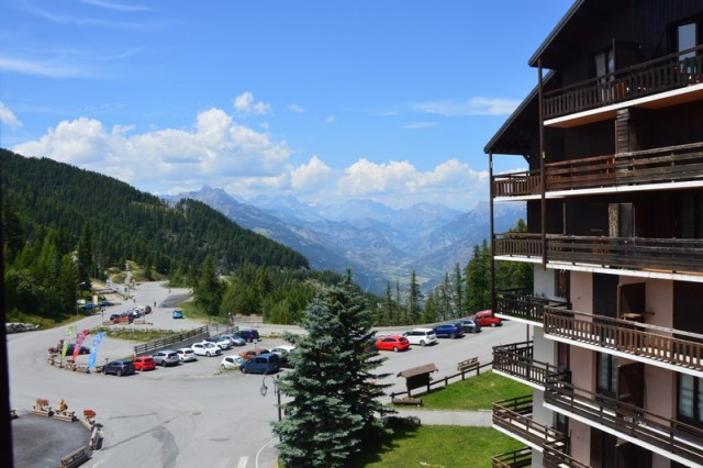 risoul-hebergement-margaillan-soldanelles28-vue-exterieure2-461939 risoul-hebergement-margaillan-soldanelles28-vue-exterieure2-461939