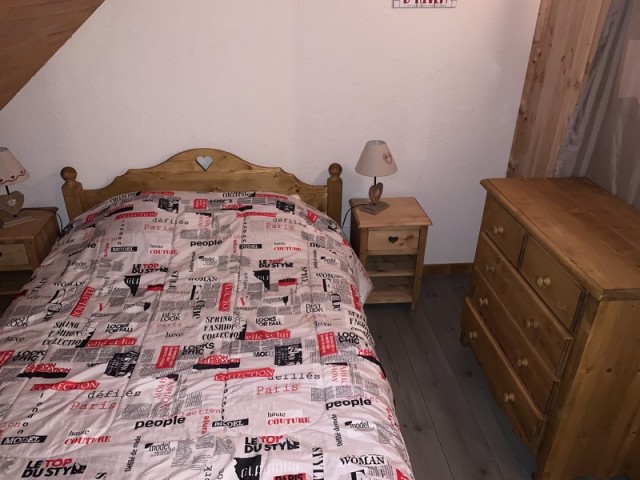 risoul-hebergement-risoul-resa-chalet-tetras2-chambre-etage-94768 risoul-hebergement-risoul-resa-chalet-tetras2-chambre-etage-94768