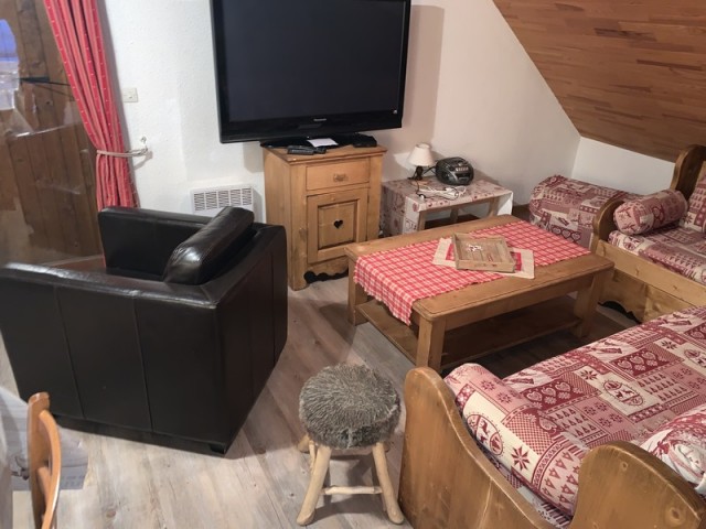 risoul-hebergement-risoul-resa-chalet-tetras2-salon1-94774 risoul-hebergement-risoul-resa-chalet-tetras2-salon1-94774