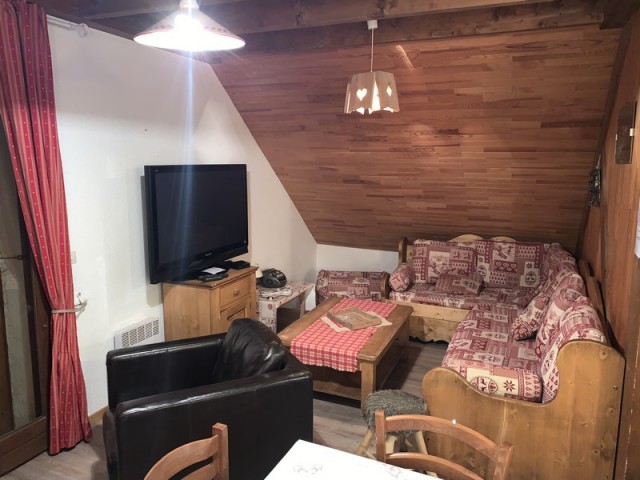 risoul-hebergement-risoul-resa-chalet-tetras2-salon3-94778 risoul-hebergement-risoul-resa-chalet-tetras2-salon3-94778