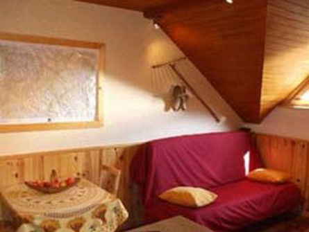 risoul-hebergement-salon-vill252-urbania-4178