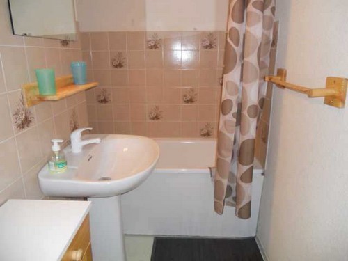 risoul-hebergement-soldanelles4-sdb-otim-10750 risoul-hebergement-soldanelles4-sdb-otim-10750