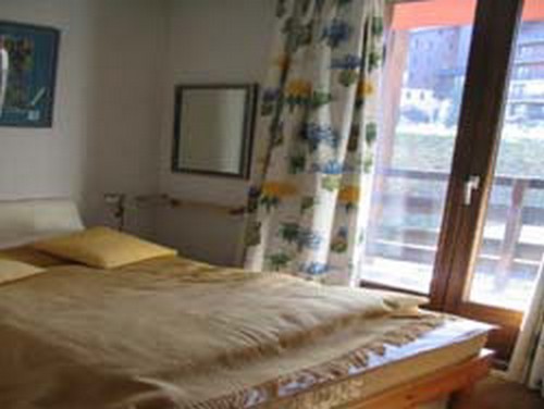 risoul-hebergement-urbania-belvedere402-chambre1-4107