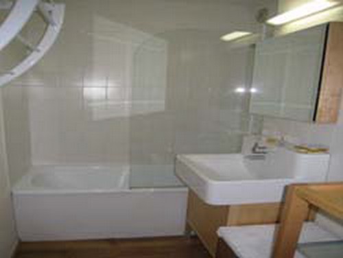 risoul-hebergement-urbania-belvedere402-salledebain-4109