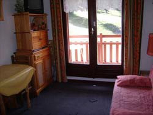 risoul-hebergement-urbania-chabrieres52-salon2-4393