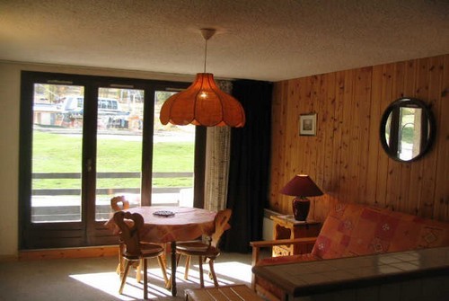 risoul-hebergement-urbania-cimbro-salon-1-1002