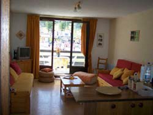 risoul-hebergement-urbania-cimbro23-salon-4073