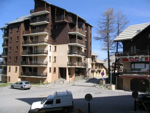 risoul-hebergement-urbania-gentianes-vue-balcon-2102
