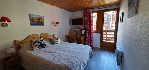 risoul-hebergment-delhinger-vega706-chambre4-462550 risoul-hebergment-delhinger-vega706-chambre4-462550