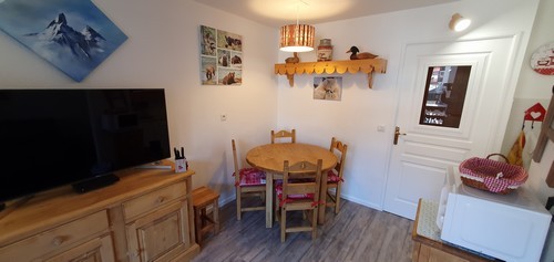 risoul-hebergment-delhinger-vega706-sejour-cuisine-462560 risoul-hebergment-delhinger-vega706-sejour-cuisine-462560