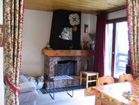 risoul-herbergement-salon2-mel24h-urbania-4096