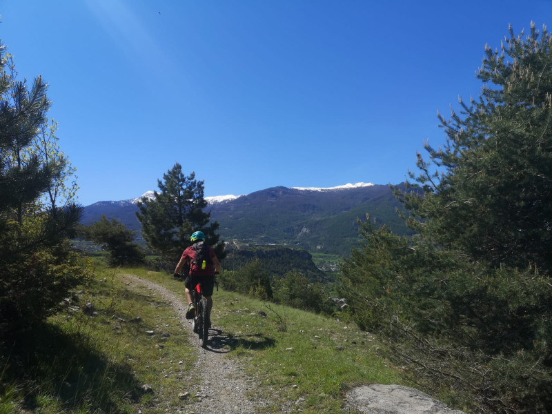 VTT électrique montagne mélézin